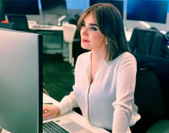 بیوگرافی نیوشا صارمیِ ایران اینترنشنال و ازدواجش+ ماجرای هک و رسوایی توسط حنظله