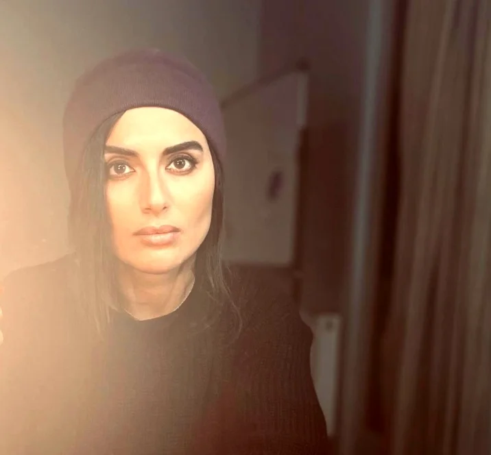 رها خدایاری