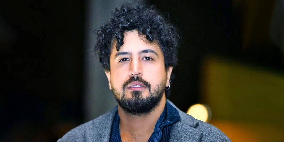 دکوراسیون مجلل منزل مهرداد صدیقیان با تابلوی شیک و لاکچری - تصویر شاخص