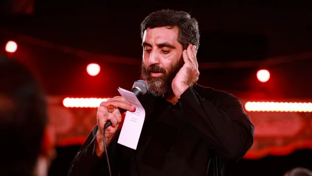 فیلم| مداحی سید رضا نریمانی در جمع مدافعان تنگه هرمز - تصویر شاخص