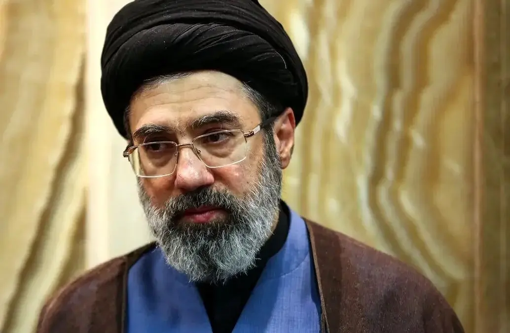 آیت الله سید مجتبی خامنه ای چند فرزند دارند؟ + ماجرای به دنیا آمدن فرزندشان در لندن