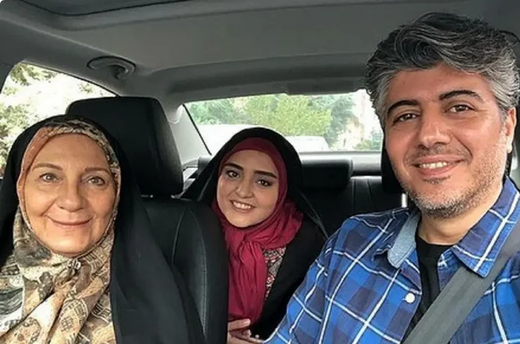 عکس| سفر در زمان؛ صمیمیت «ستایش و مهدی مظفری» در پشت صحنه سریال ستایش 3؛ سال 97 - تصویر شاخص