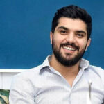 عکس | مادر سینا مهراد(مجری برنامه کاپیتان) را دیده اید؟/ چه مادر جوانی دارد