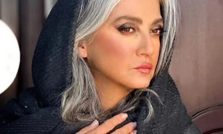 استایل جوان‌پسند رویا جاویدنیا در 60 سالگی وسط پارک؛ راز جوانی او چیست؟ - تصویر شاخص