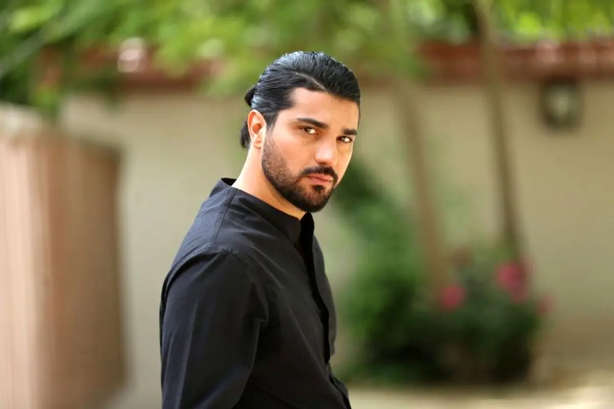 تصاویر| دکوراسیون اروپایی و شیک خانه سینا مهراد ( مجری کاپیتان)/ اقای بازیگر واقعا خوش سلیقه است - تصویر شاخص