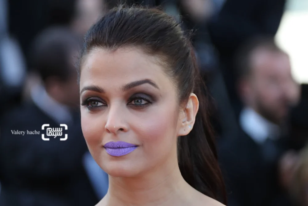 آیشواریا رای با استایلی خیره‌کننده در دهلی؛ نگاهی به تیپ ۳۴ سالگی ستاره بالیوود! - تصویر شاخص