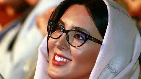 استایل شیک لیلا بلوکات در خیابان های پاریس + عکس - تصویر شاخص