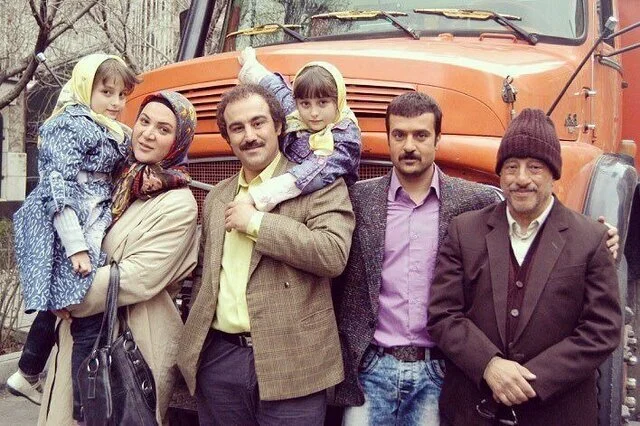 تصاویر| بیوگرافی و بازیگران سریال پایتخت + آلبوم عکس در کنار همسرانشان - تصویر شاخص