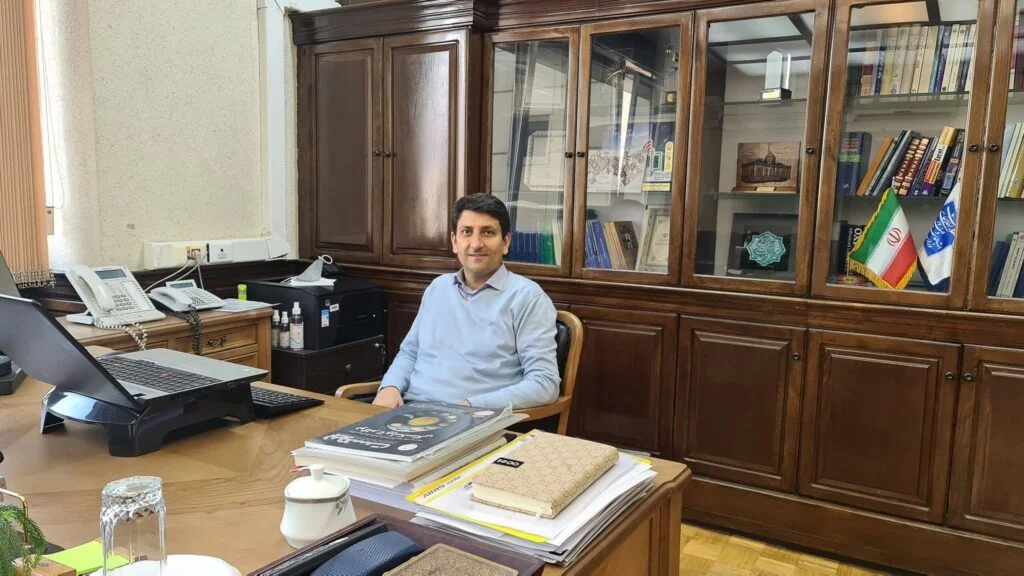 ستار هاشمی؛ مردی که اینترنت ایران را دوباره روشن کرد! - تصویر شاخص