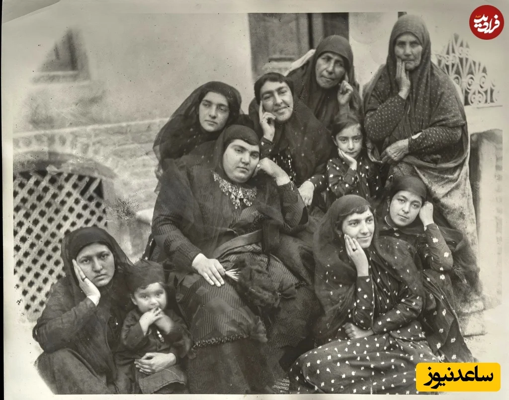تعدادی از دختران و زنان خاندان قاجار 