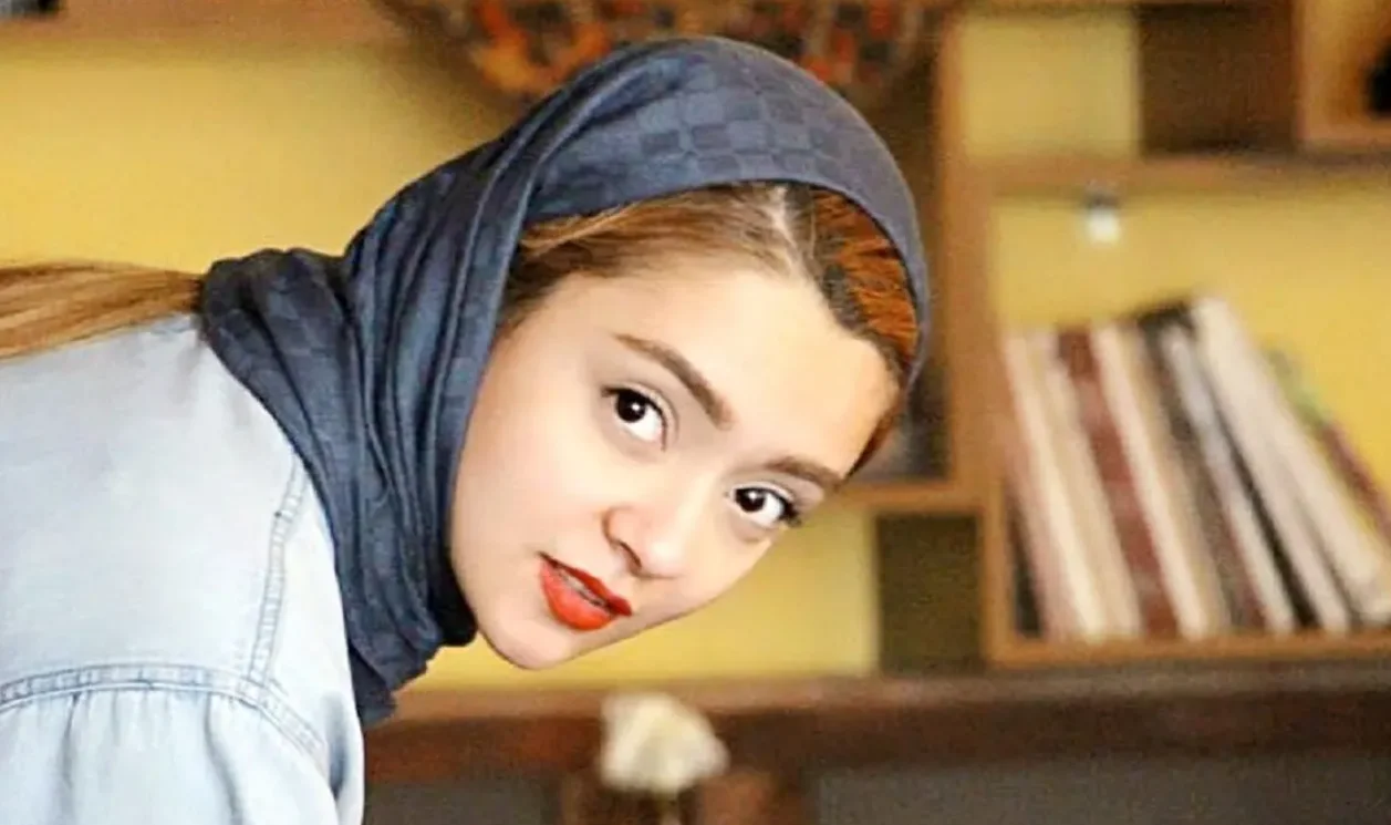 فیلم میکاپ کردن «سوگند» پشت صحنه سریال لحظه گرگ و میش؛ سال 97 - تصویر شاخص