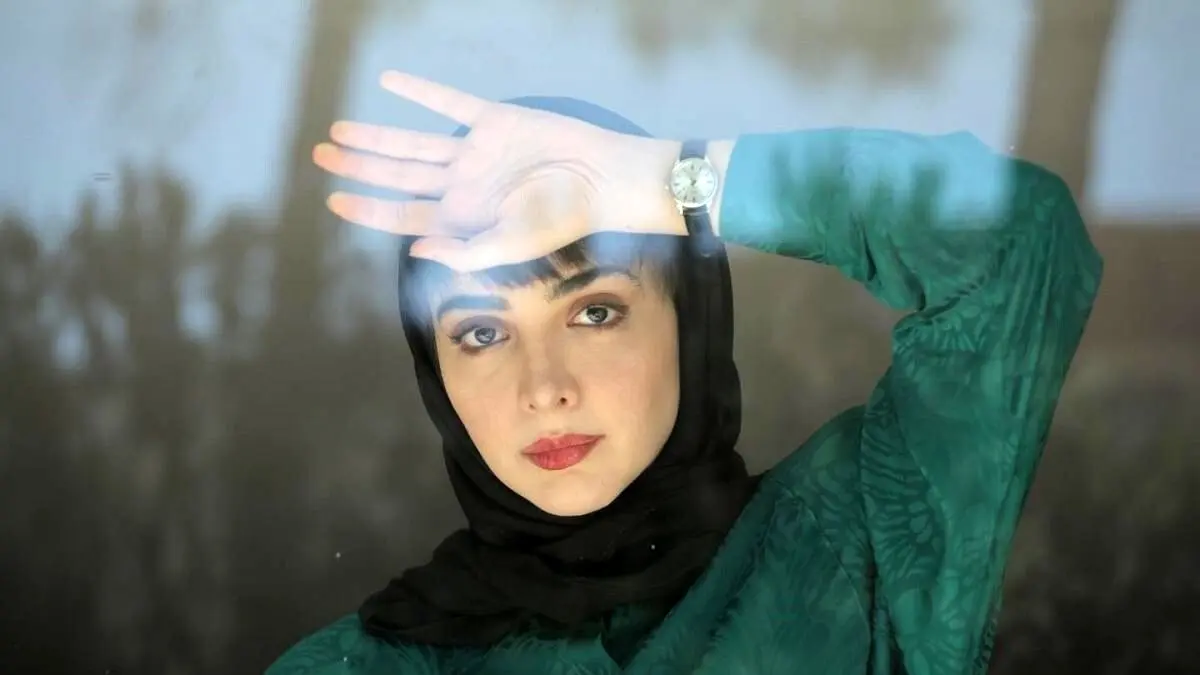 لباس عروس دنباله دار المیرا دهقانی ترند امسال + عکس - تصویر شاخص