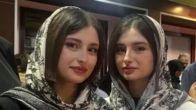 سارا و نیکا از پدر و مادر اصلی خود رونمایی کردند / هما و نقی معمولی یا والدین واقعی؟ - تصویر شاخص