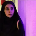 مهشید جوادی با استایل تابستانی خیابونا رو رنگی کرد / خانم بازیگر چه تیپی زده
