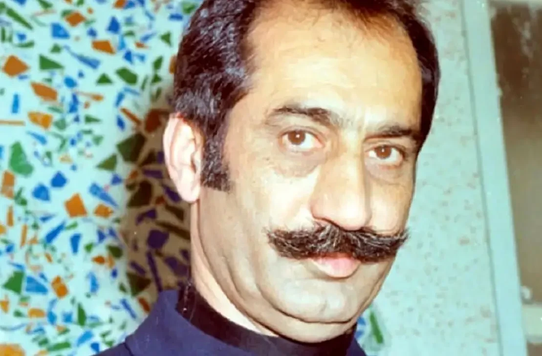 تصویر نادر و دیده‌نشده داریوش فروهر در میدان بهارستان سال ۱۳۲۹ که شما را به تهران قدیم می‌برد! - تصویر شاخص