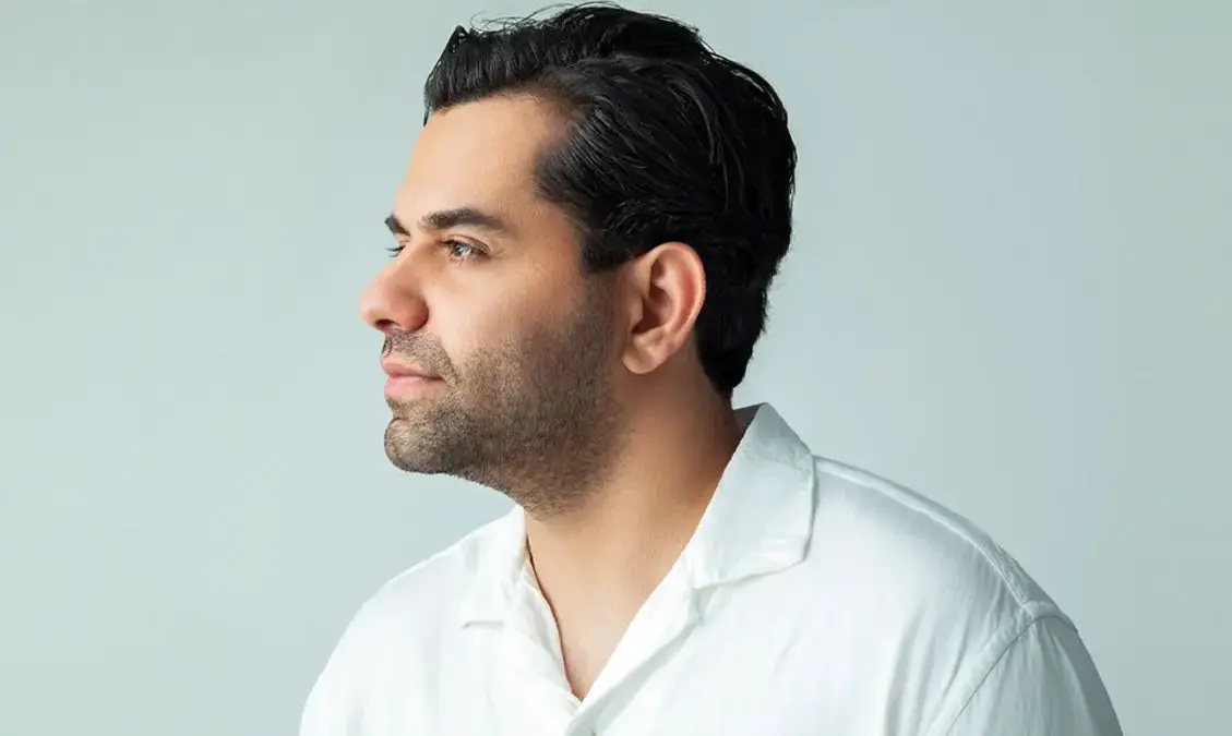 آهنگ رضا بهرام به نام چه دیدنی بود این جاده / من موندم اینجا تنها….