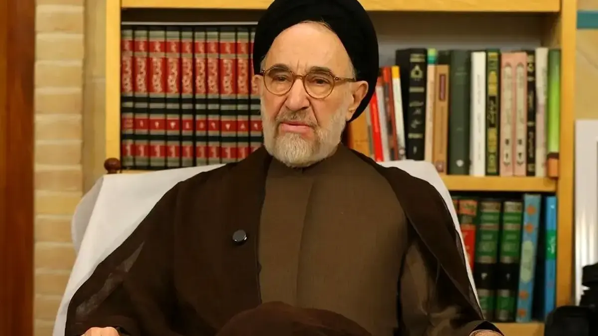 عکس| محمد خاتمی در شب تاسوعا جلب توجه کرد