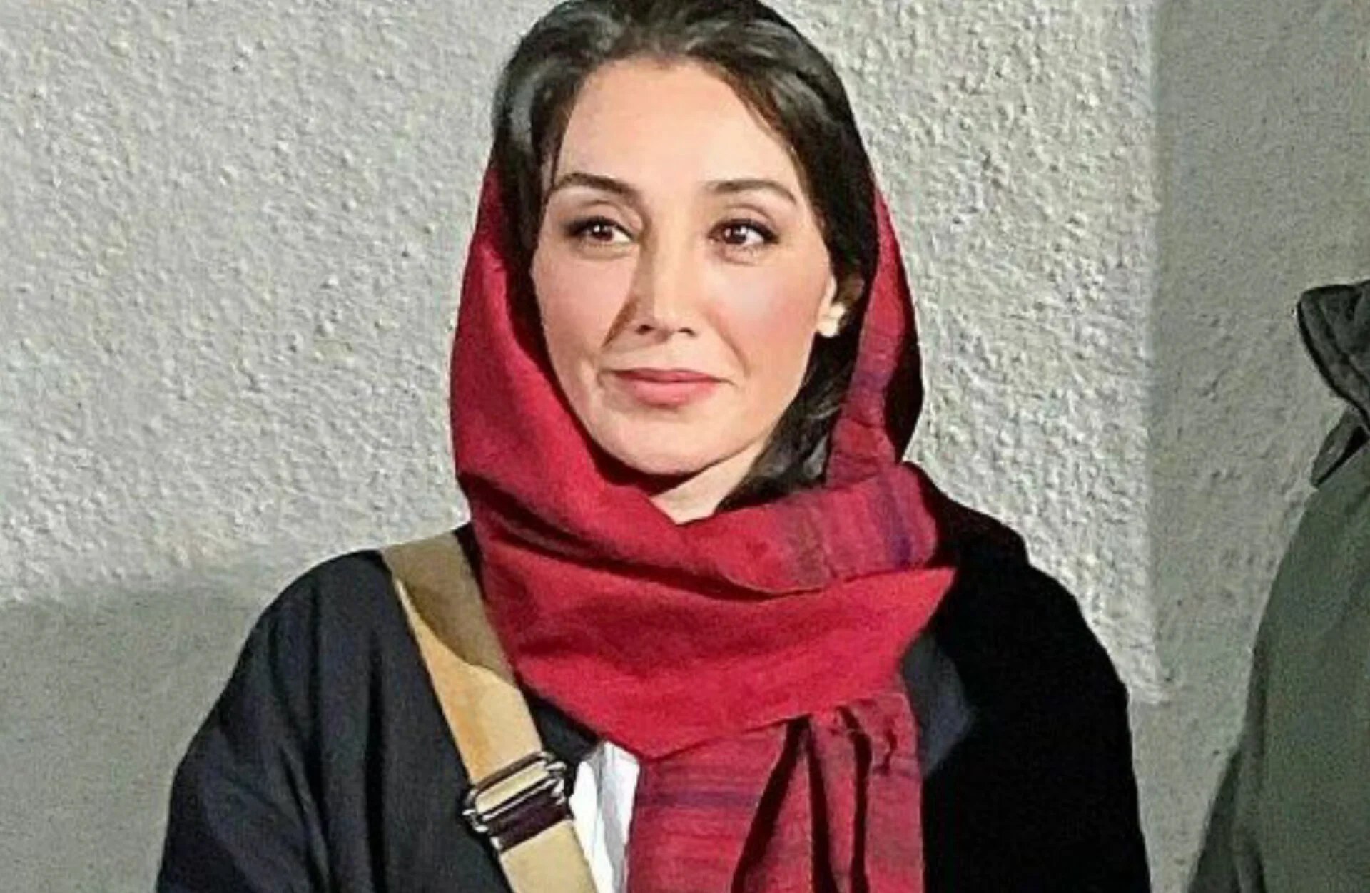 استایل عربی و هدیه تهرانی با تمیمه فیروزه / چقدر شیک و زیبا شده - تصویر شاخص