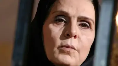 عکس آتلیه‌ای عزت الله مهرآوران و آهو خردمند در میانسالی - تصویر شاخص