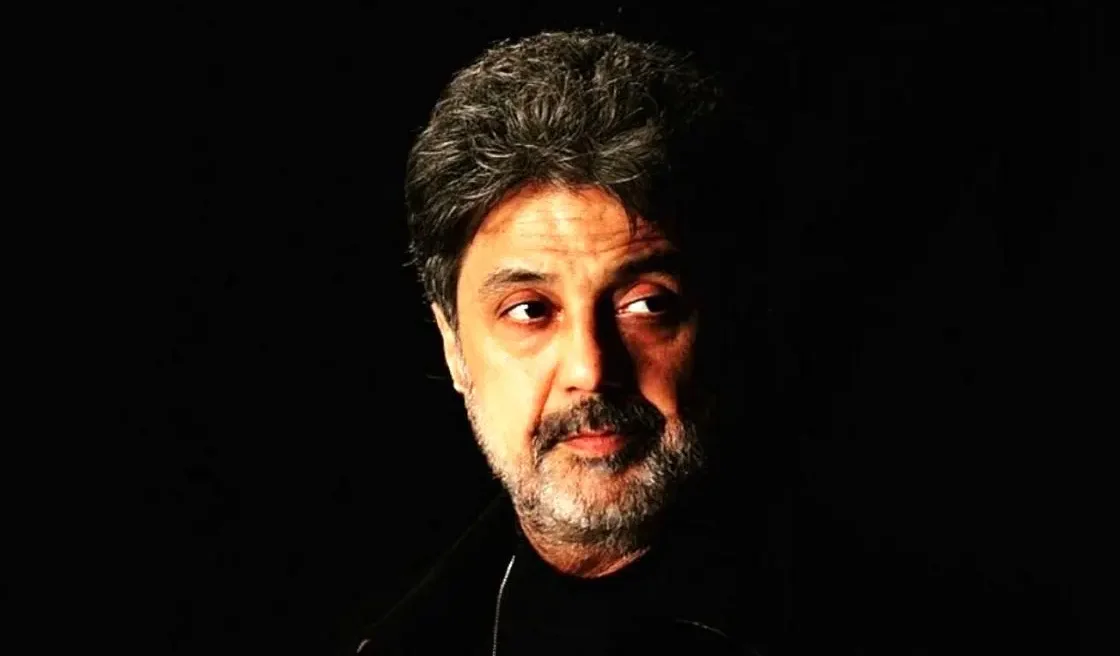 سفر در زمان| تیپ و چهره سلطان صدا «داریوش اقبالی» در دوران جوانی - تصویر شاخص