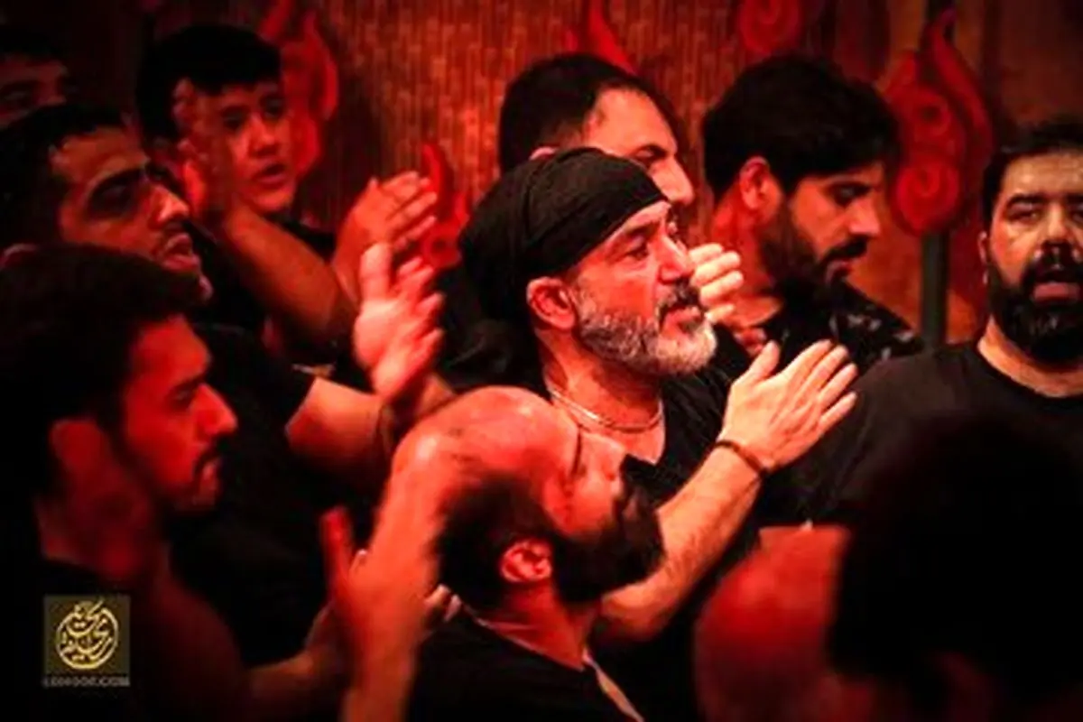 حضور زیبای مهران غفوریان در مراسم عزاداری امام حسین(ع) + ویدیو - تصویر شاخص