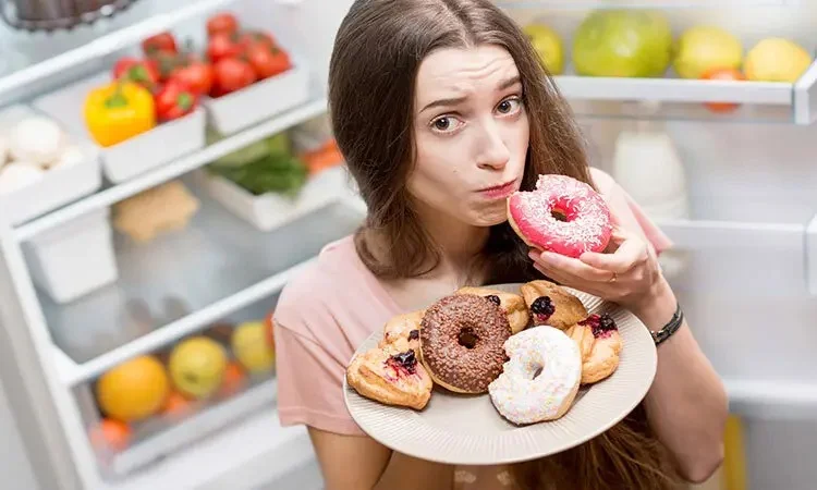 شیرینی، چه بلاهایی بر سر بدنتان می آورد؟ - تصویر شاخص