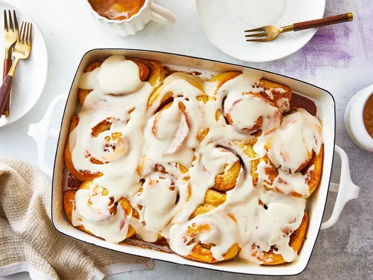 Cinnamon_Rolls_034-b33ca6931fdb49919641fe5a9569e5b8