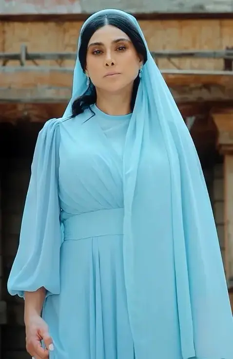 آزاده صمدی