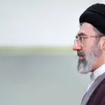 زندگی ساده و کم‌نظیر آیت‌الله مجتبی خامنه‌ای؛ از تحصیلات دینی تا کالسکه‌ای ارزان در میان مردم