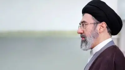 زندگی ساده و کم‌نظیر آیت‌الله مجتبی خامنه‌ای؛ از تحصیلات دینی تا کالسکه‌ای ارزان در میان مردم - تصویر شاخص