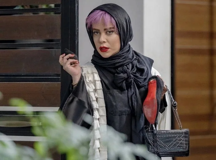 الهام اخوان در آفتاب پرست