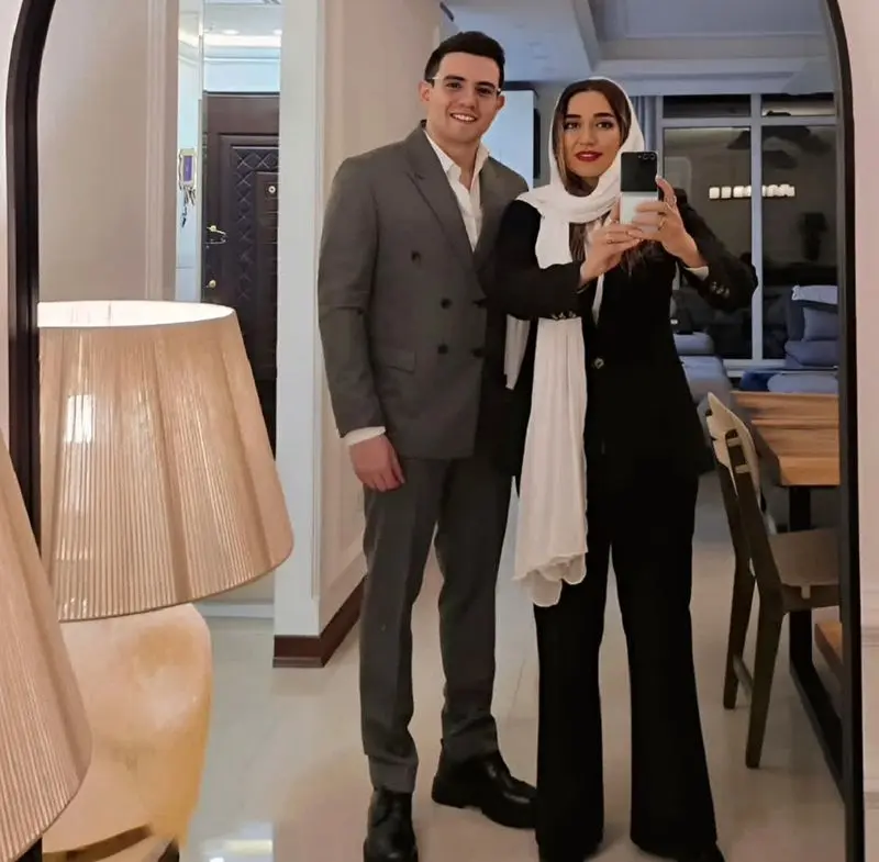 مازیار لیسانسهها و همسرش 1