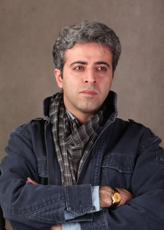 تحصیلات ایوب آقاخانی