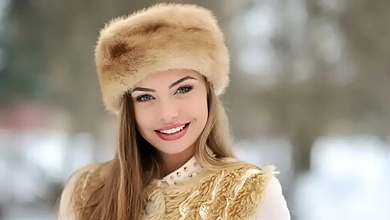 بی حیایی دختر روس در خیابان های تهران خبرساز شد / این خانم کیه؟ - تصویر شاخص