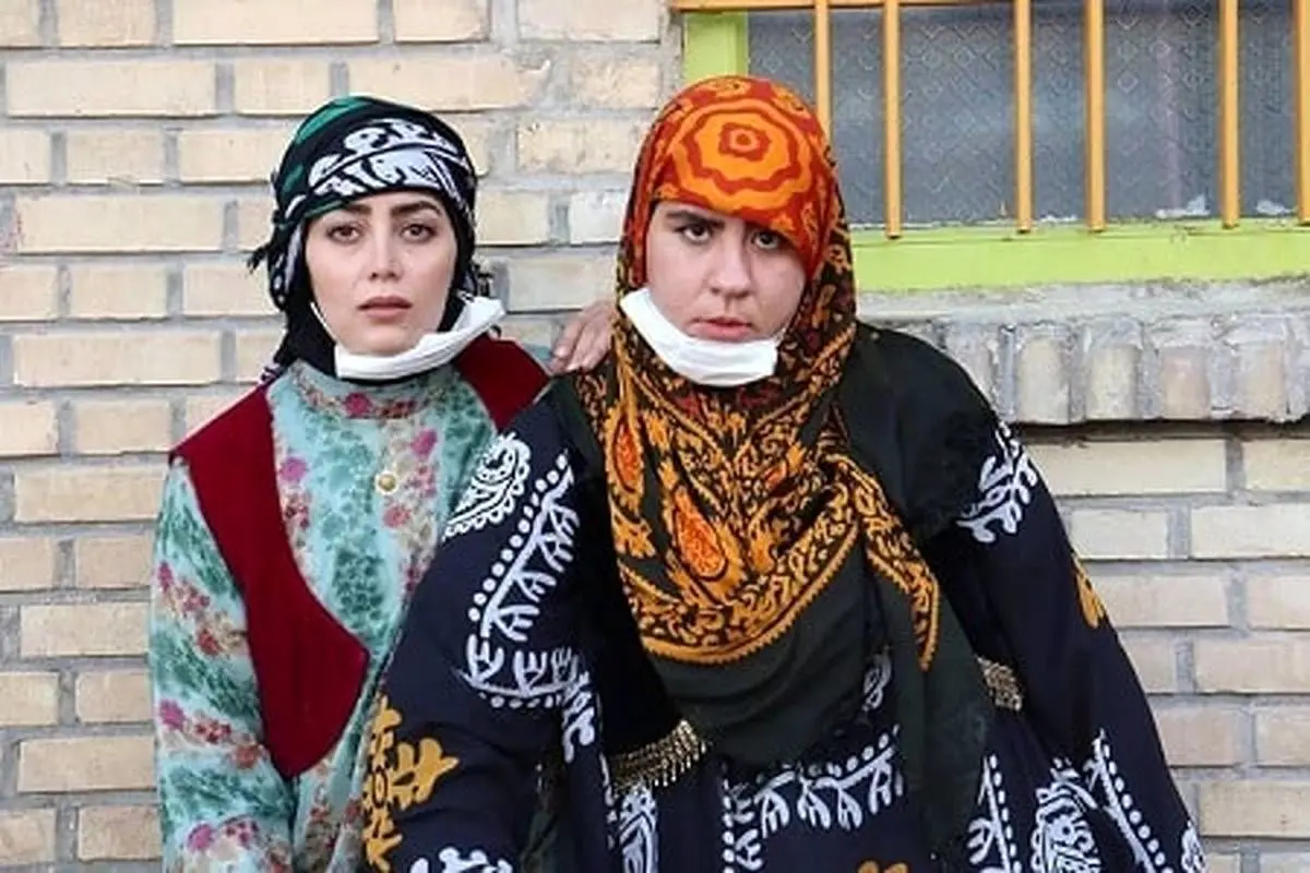 عکس| تصاویر دیده نشده از صهبا شرافتی ؛ «روناک» سریال نون خ با تیپ متفاوت در کردستان - تصویر شاخص