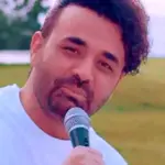 دانلود آهنگ باشکوه میثم ابراهیمی ؛ ” ببند چشماتو بهم فکر کن بچسب سفت به خودم “