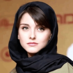 فاطمه مسعودی‌فر با استایل متفاوت در اکران «گل سنگ» همه را شگفت‌زده کرد/ اکسسوری‌های خانم بازیگر سوژه شد