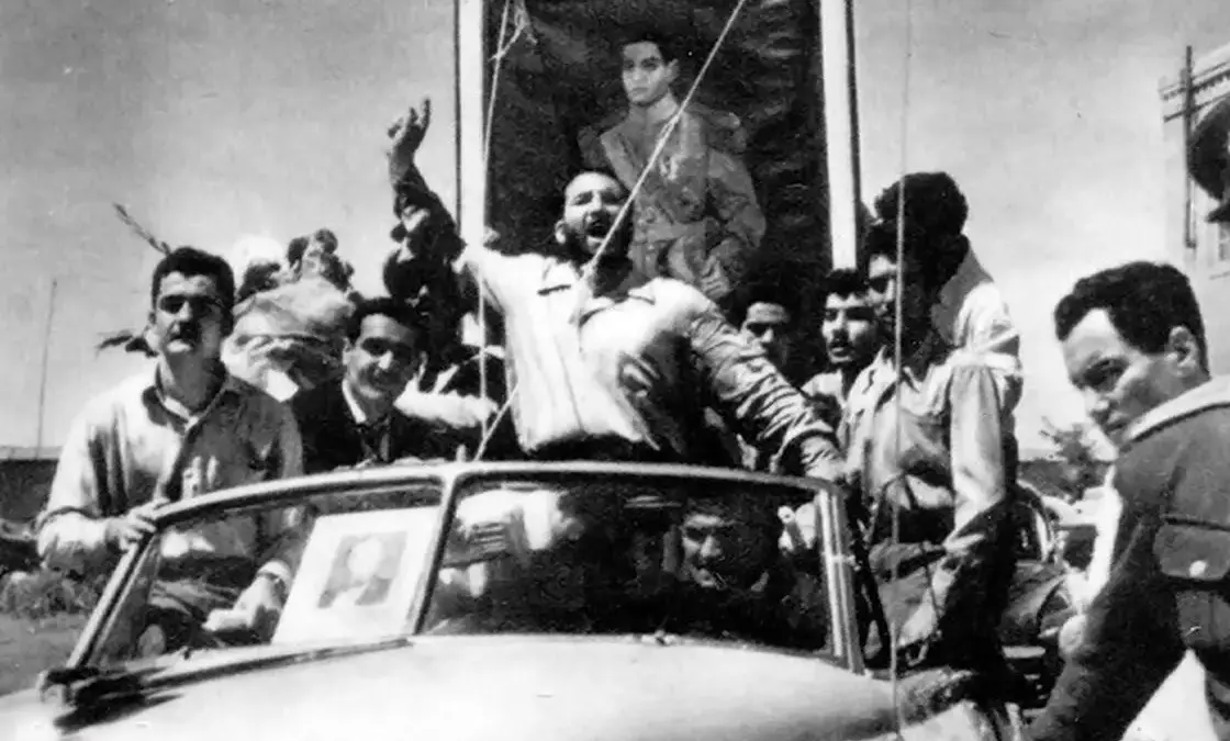 تصویری نایاب از «شعبان بیمخ» در 76 سالگی در لسآنجلس؛ سفری به گذشته در سال 1376