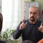 عقب‌گرد احمد مهران‌فر؛ نقد فیلم «طهران ۵۷» و سریال «صفا با خانواده»