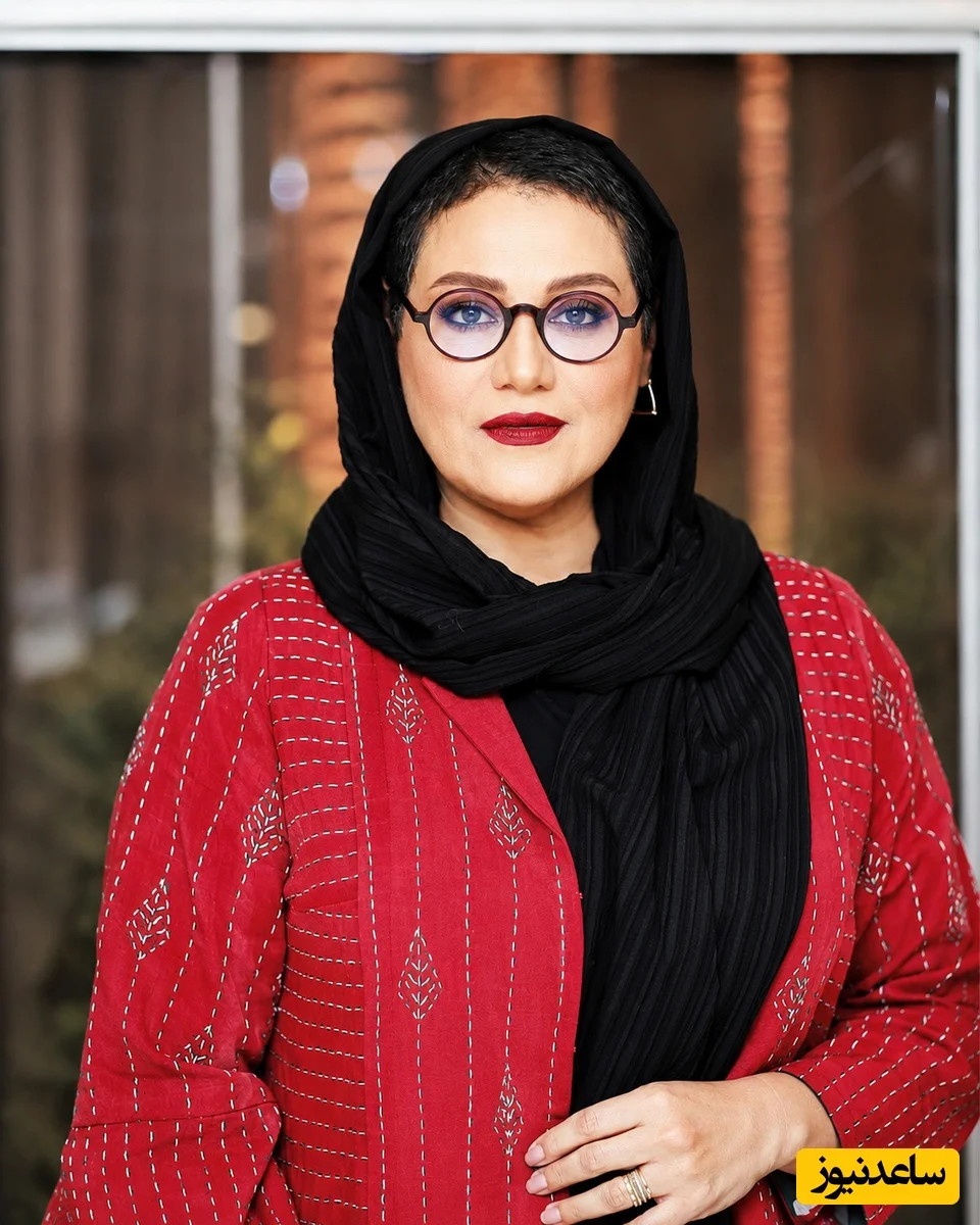 استایل شبنم مقدمی در رونمایی کتابش همه را متحیر کرد؛ راز جذابیت خانم بازیگر با استایل کاملا آبی - تصویر شاخص
