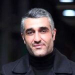 لحظه‌های اشک و بغض پژمان جمشیدی در مراسم تاسوعای حسینی که قلب‌ها را لرزاند!