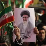 نخستین تصویر از تابوت رهبر شهید پیش از آغاز مراسم باشکوه تشییع منتشر شد!
