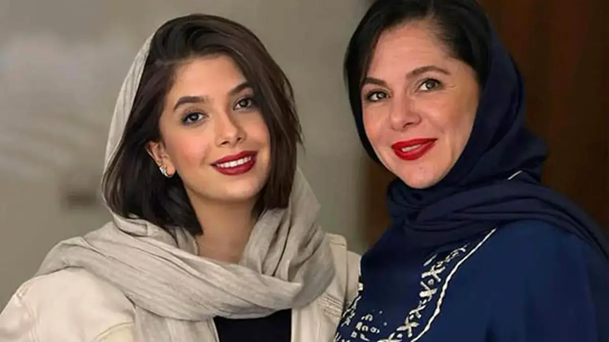 عکس| نفس بازغی و مستانه مهاجر با چهره بدون آرایش در کافهای لوکس