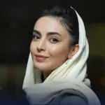 مهشید جوادی با تصویری شاعرانه و متفاوت در کنار اسب، کاربران را شگفت‌زده کرد