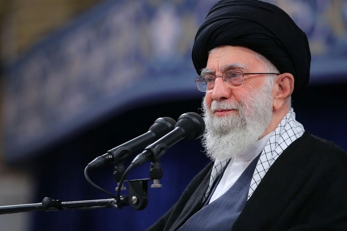 آشنایی با زندگی سیده بشری خامنه‌ای ( دختر بزرگ رهبر شهید انقلاب)/ عکس همسر و فرزند این شهید را دیده اید؟ - تصویر شاخص