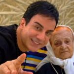 گریه دردناک عموپورنگ در مراسم وداع با مادرش
