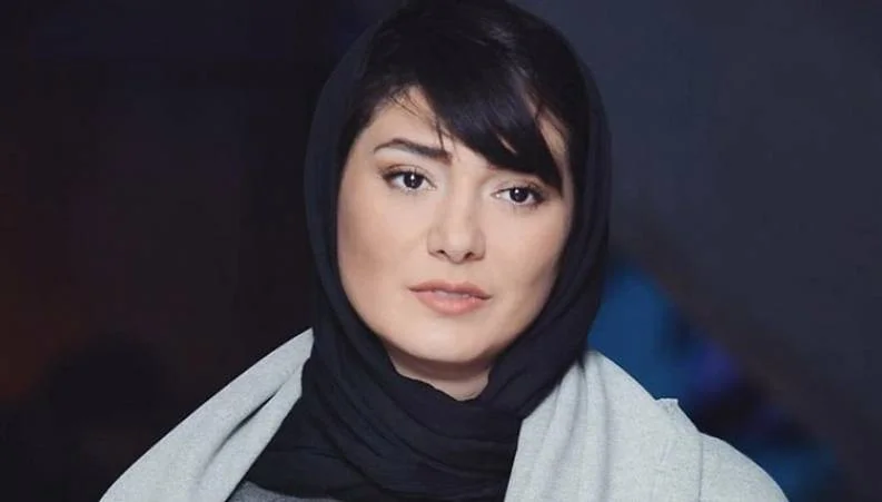 استایل جذاب و متفاوت مینا وحید در کنار ساحل که همه را متحیر کرد! - تصویر شاخص