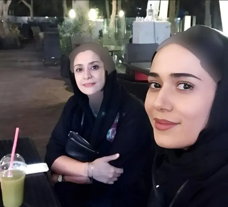  پریناز ایزدیار و خواهرش