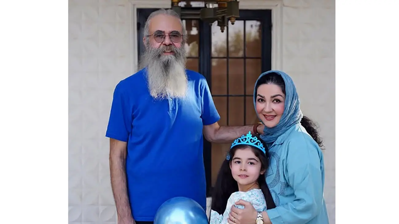 عکس دیده نشده از اولین روز مادر شدن سارا صوفیانی ( خانم بازیگر) با دختر نازش ساحل - تصویر شاخص