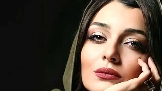 عکس| چیدمان لوکس محل کار ساره بیات